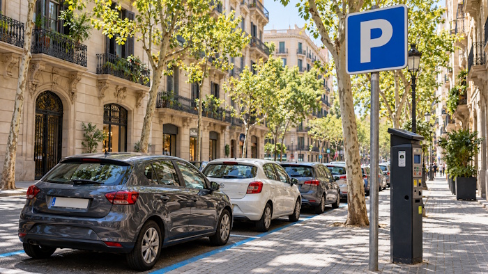Parken in Barcelona am Straßenrand